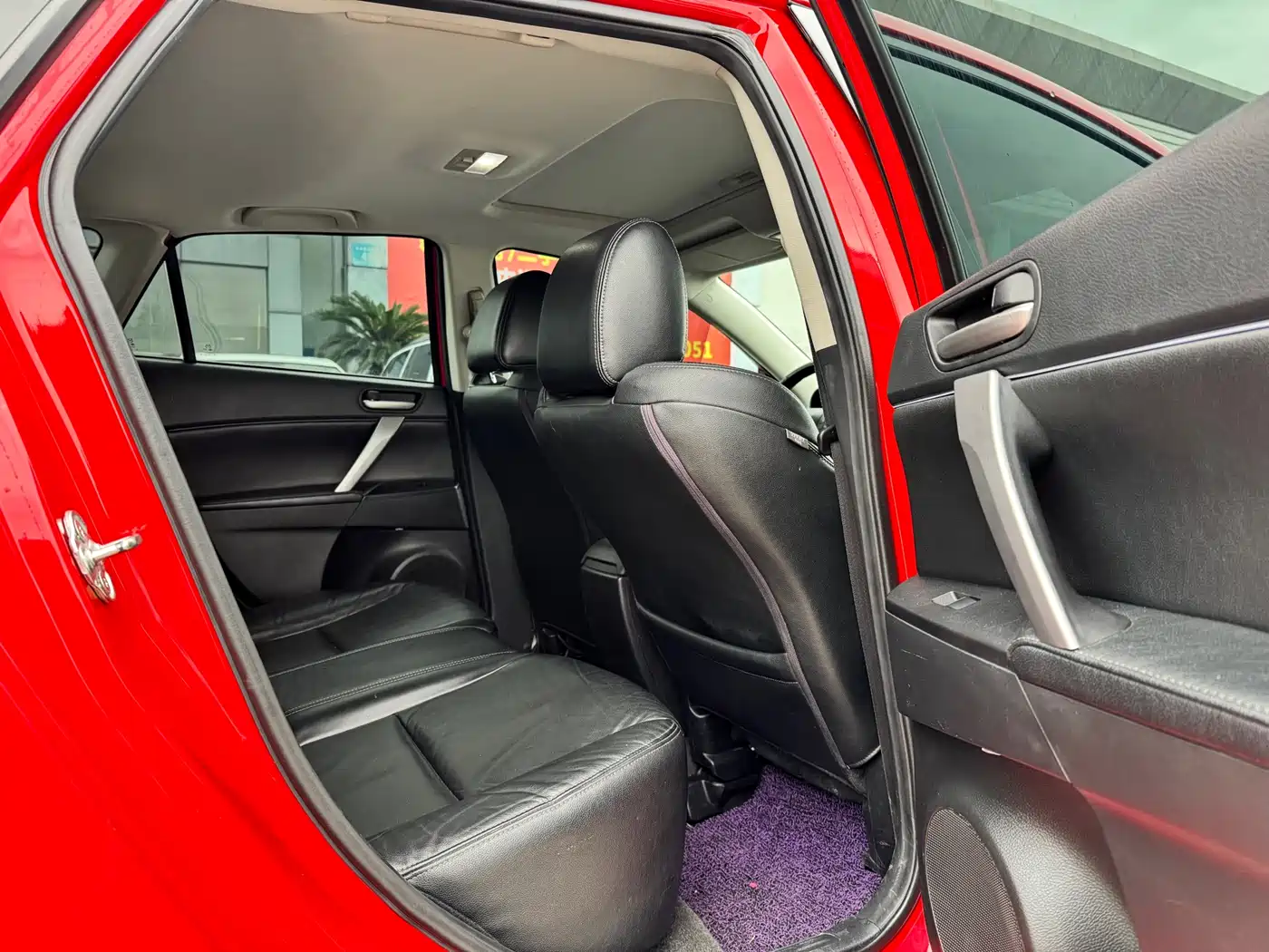 Mazda Mazda3 Axela 2012 Hatchback 2.0L Automatic Luxury фото 6