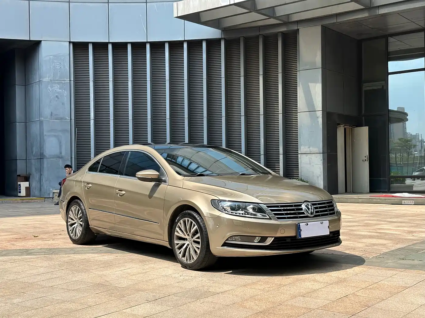 Volkswagen FAW-Volkswagen CC 2015 1.8TSI Luxury фото 3