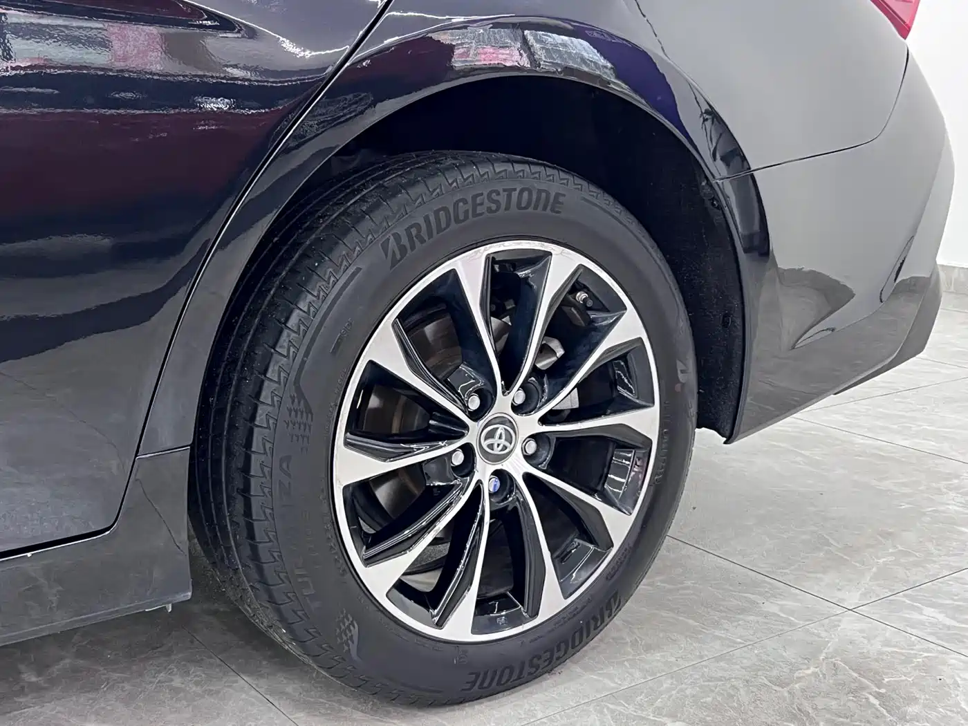 Toyota Avalon 2023 Hybrid 2.5L Luxury Edition фото 8