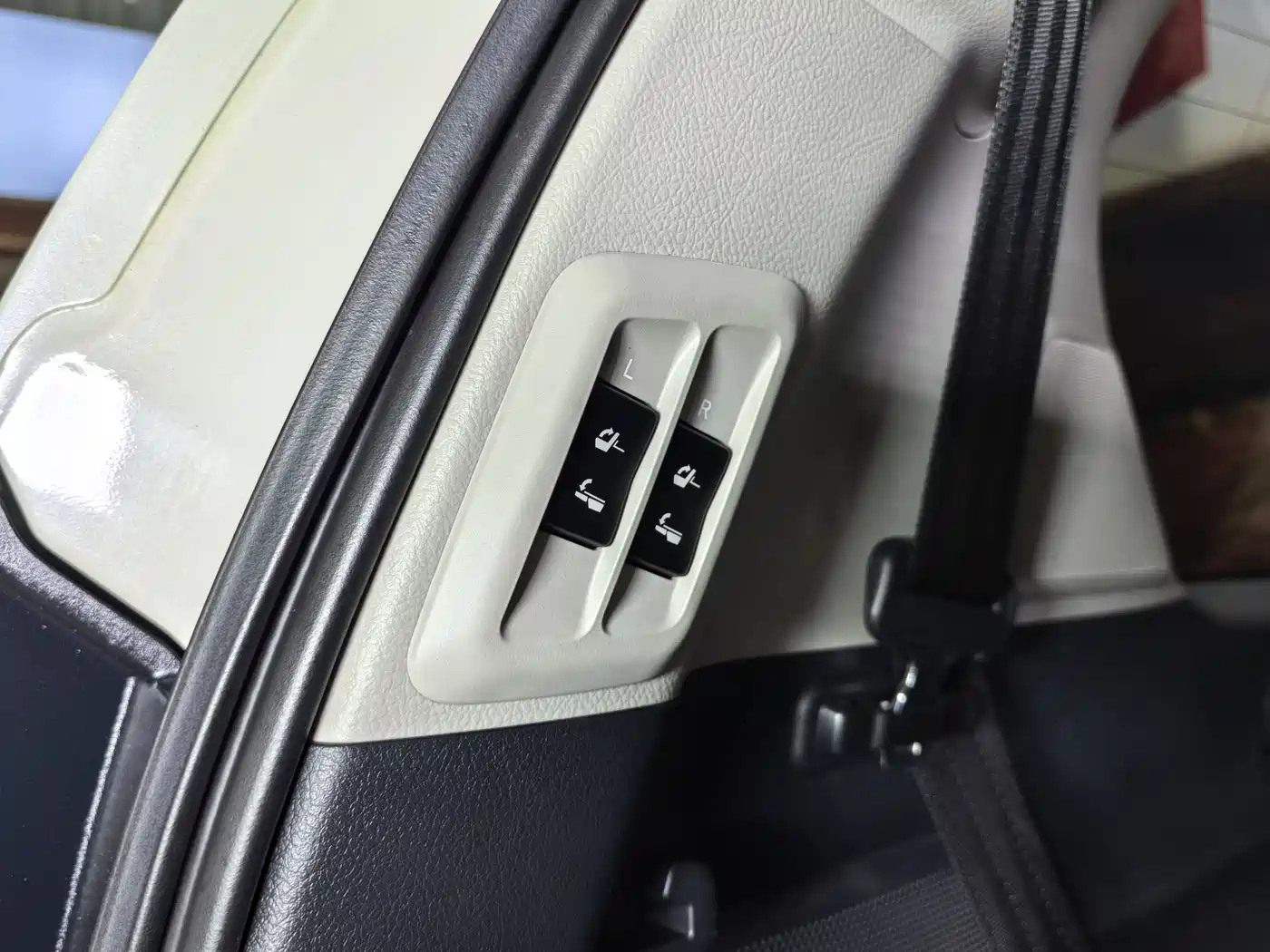 Toyota Prado 2016 3.5L Auto TX-L NAVI фото 33