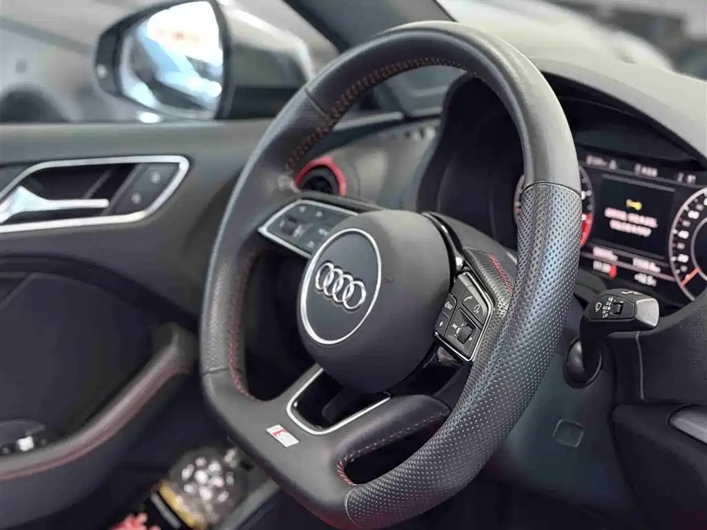 Audi S3 2019 Audi S3 2.0T Limousine фото 10
