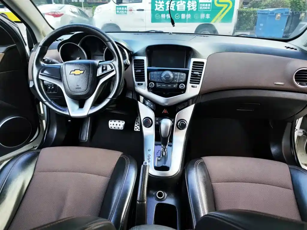 Chevrolet Cruze 2013 Hatchback 1.6L Automatic Luxury фото 6