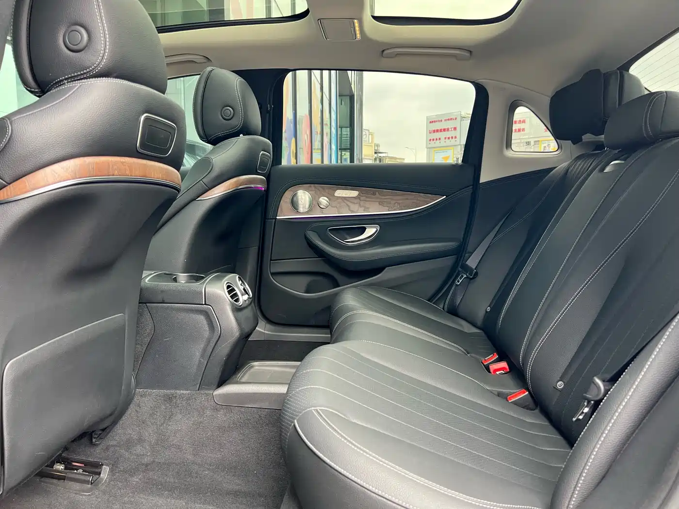 Mercedes-Benz E-Class 2016 E 300 L Fashion Type фото 19