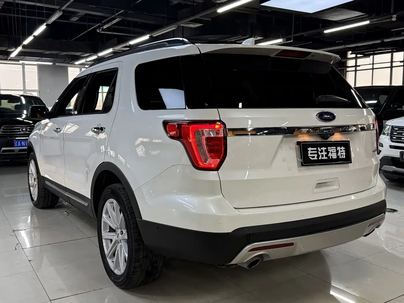 Ford Explorer (Import) 2018 2017 2.3T Elite Edition