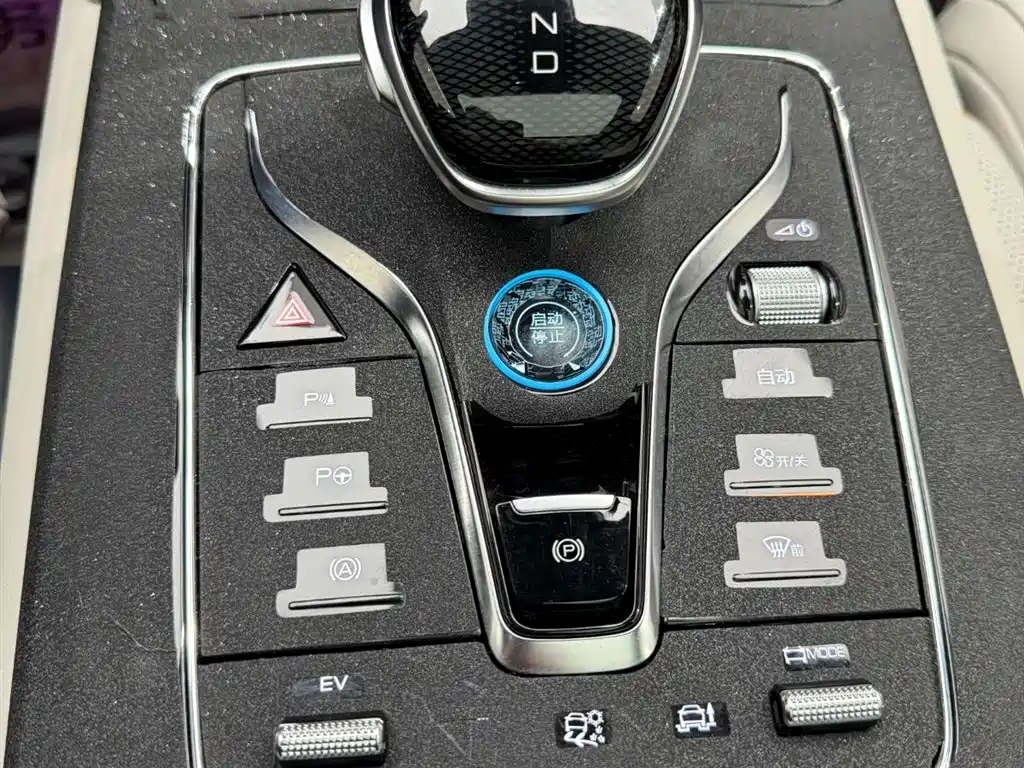 BYD Tang New Energy 2022 DM-p 215KM AWD Flagship фото 24