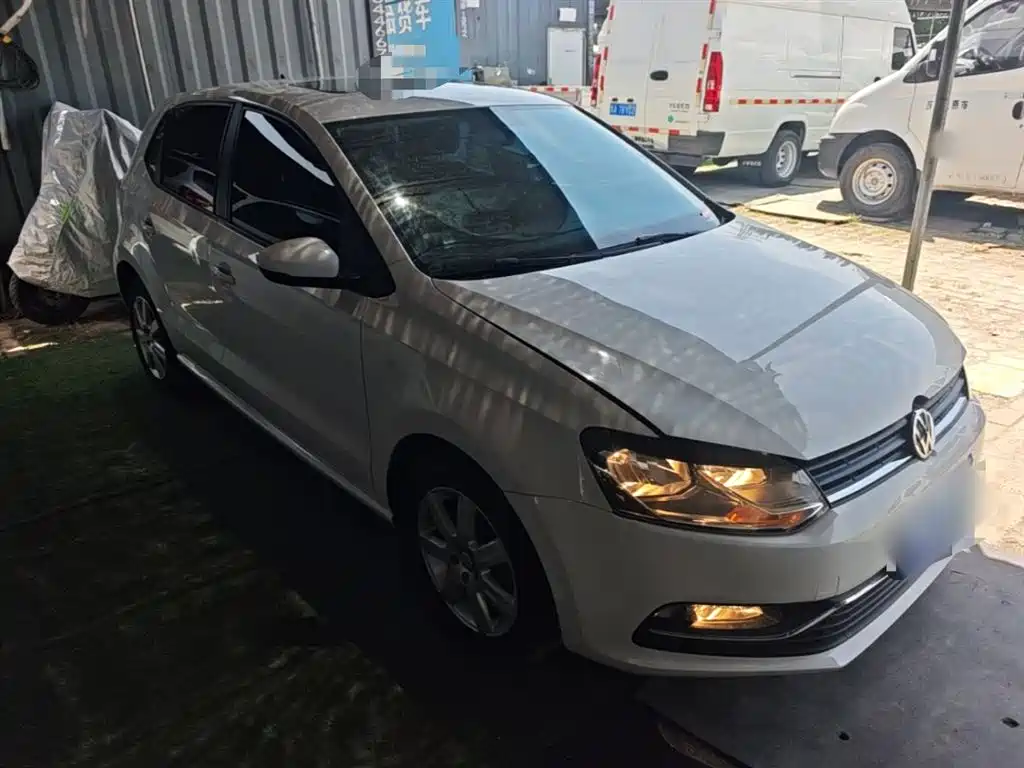 Volkswagen Polo 2016 1.6L Automatic Comfort фото 4