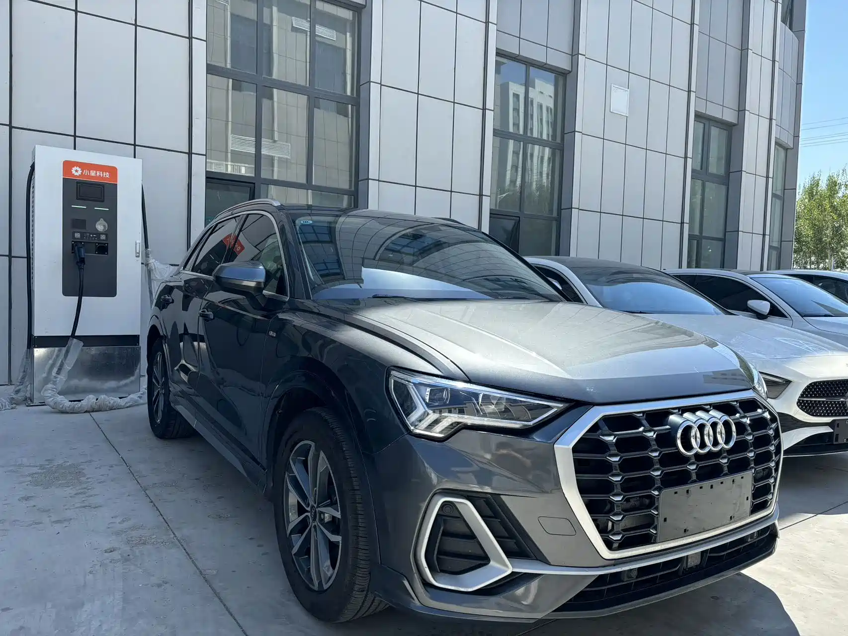 Photo 3 - Audi Q3
