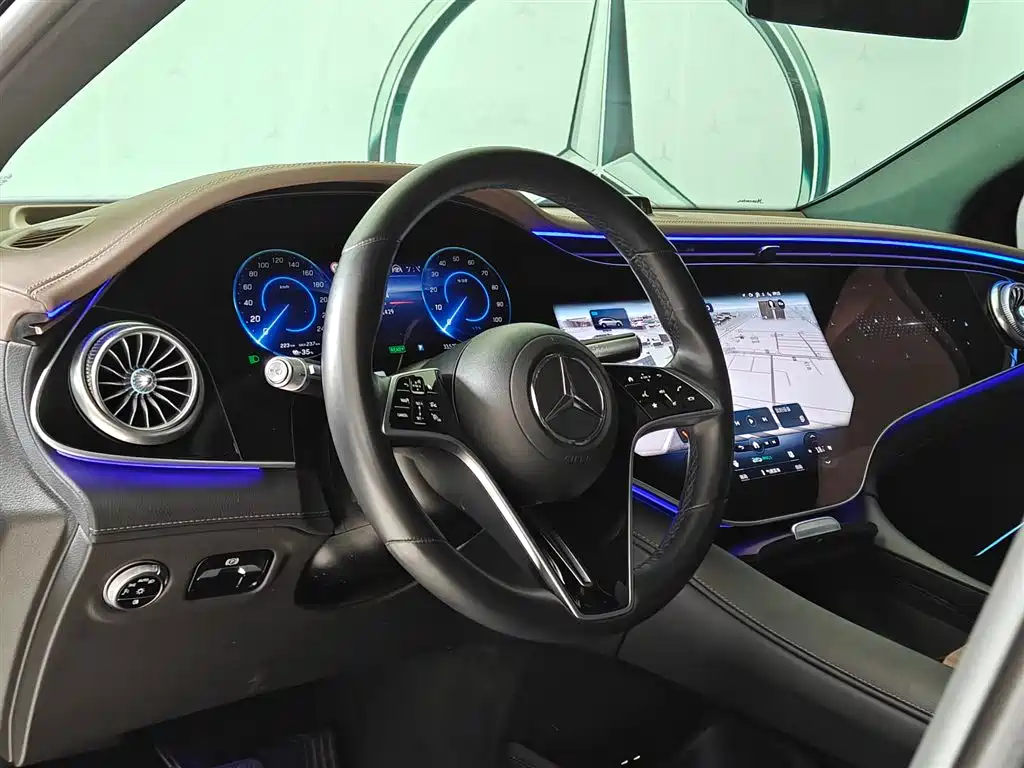 MERCEDES-BENZ EQS SUV