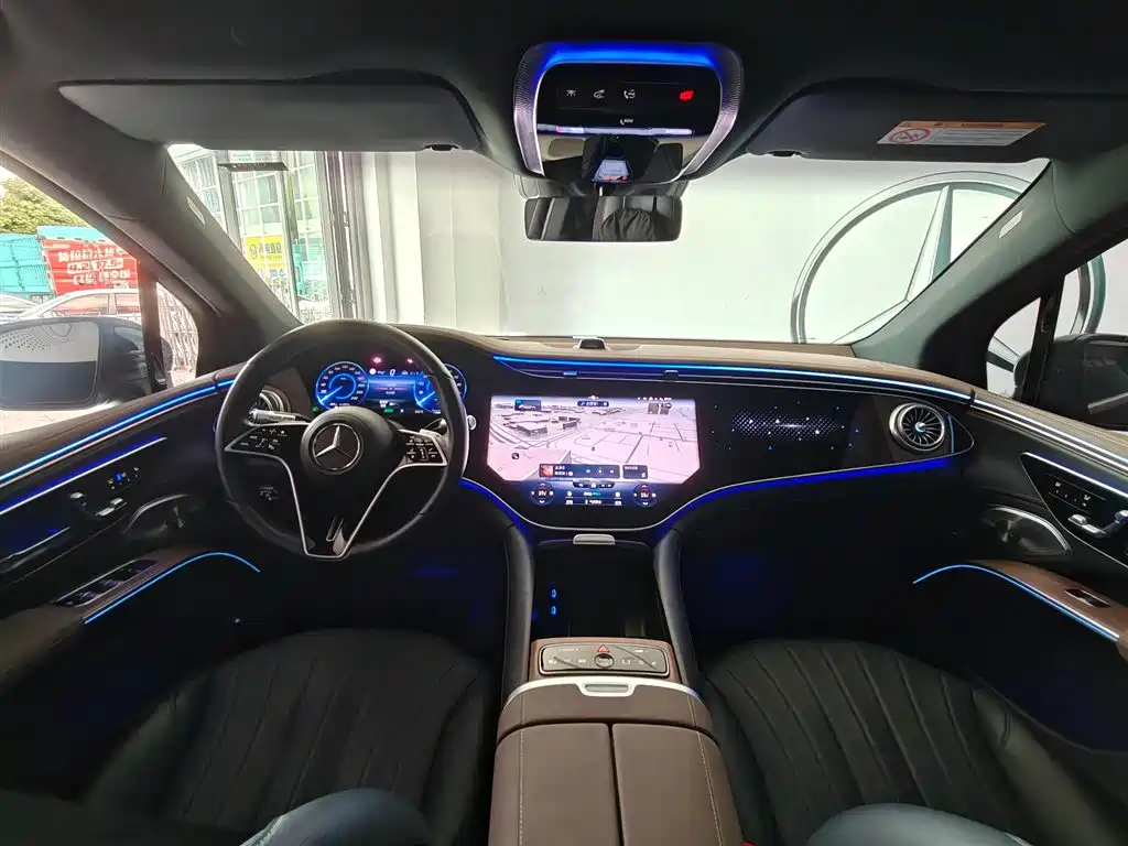 MERCEDES-BENZ EQS SUV