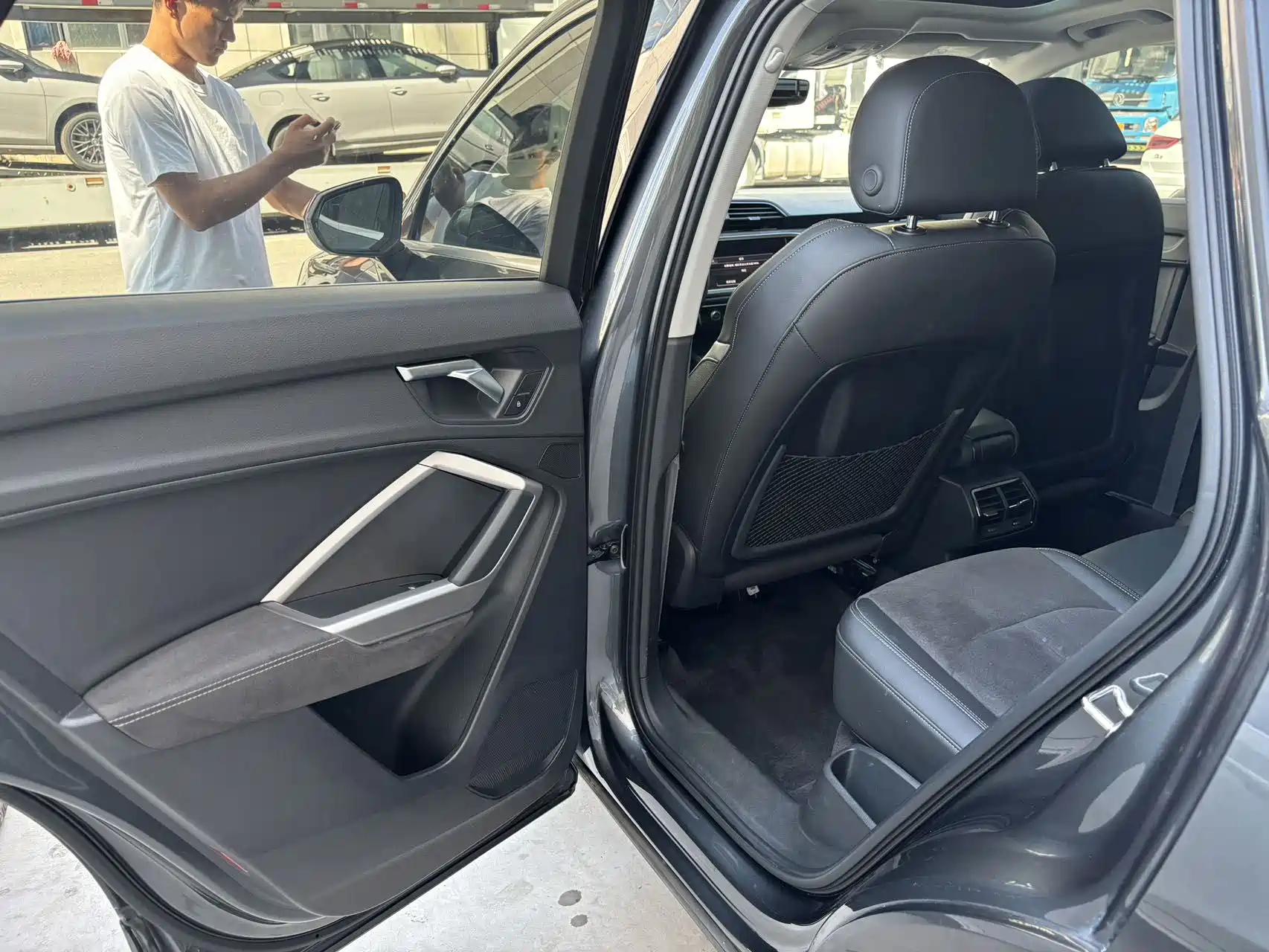 Photo 16 - Audi Q3