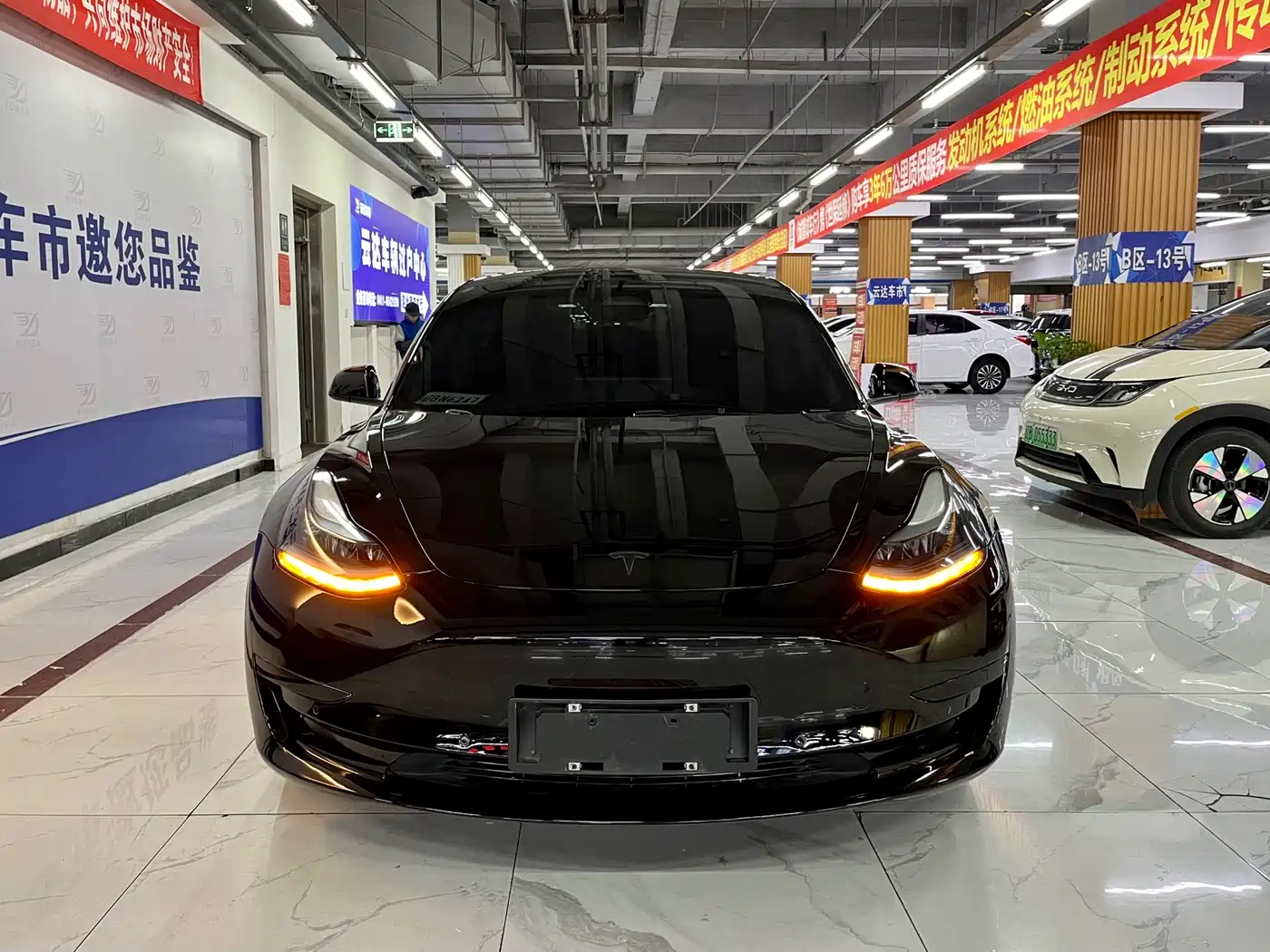 TESLA MODEL 3
