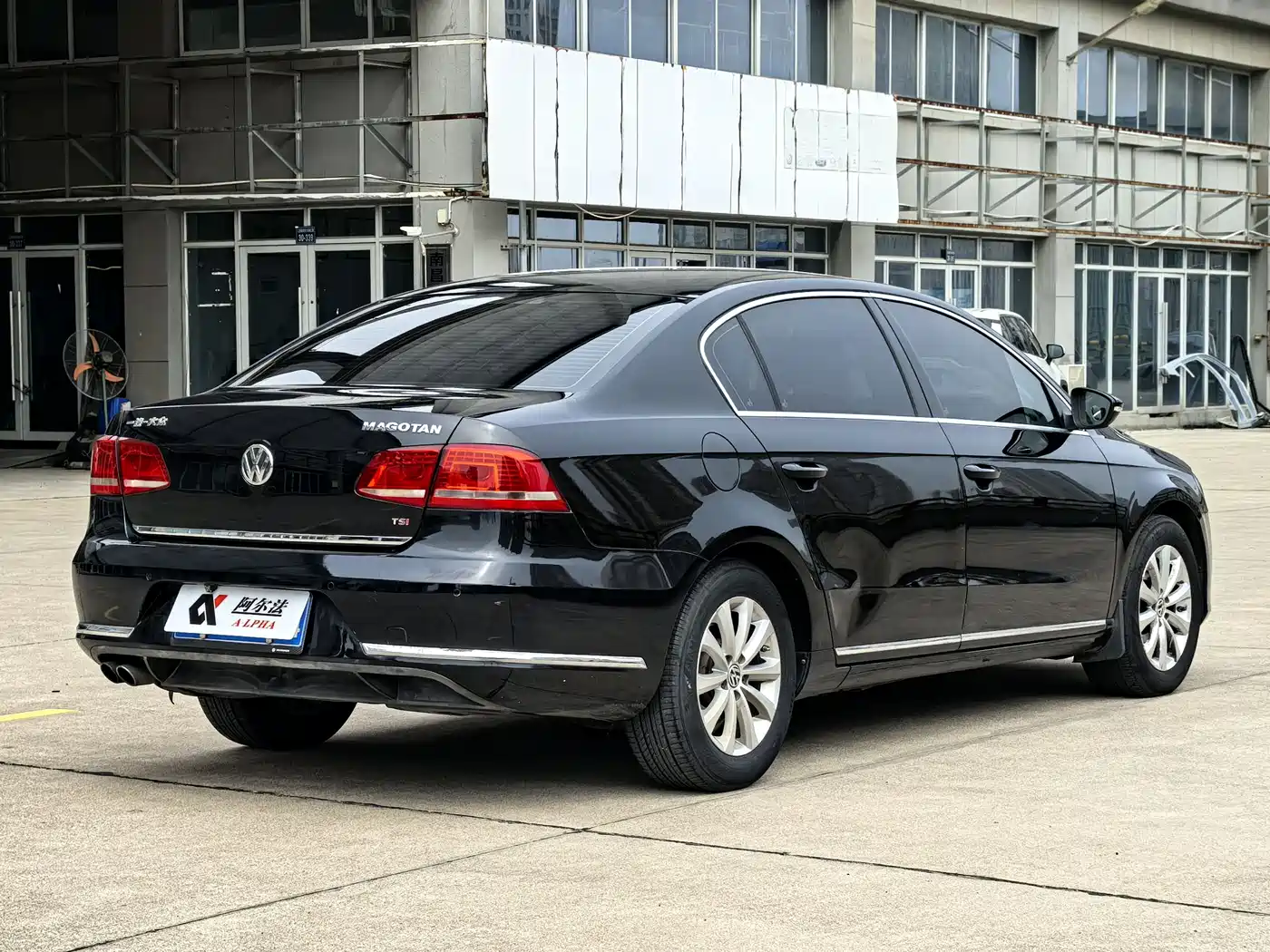 Volkswagen Magotan 2016 1.8TSI 25th Anniversary Edition фото 4