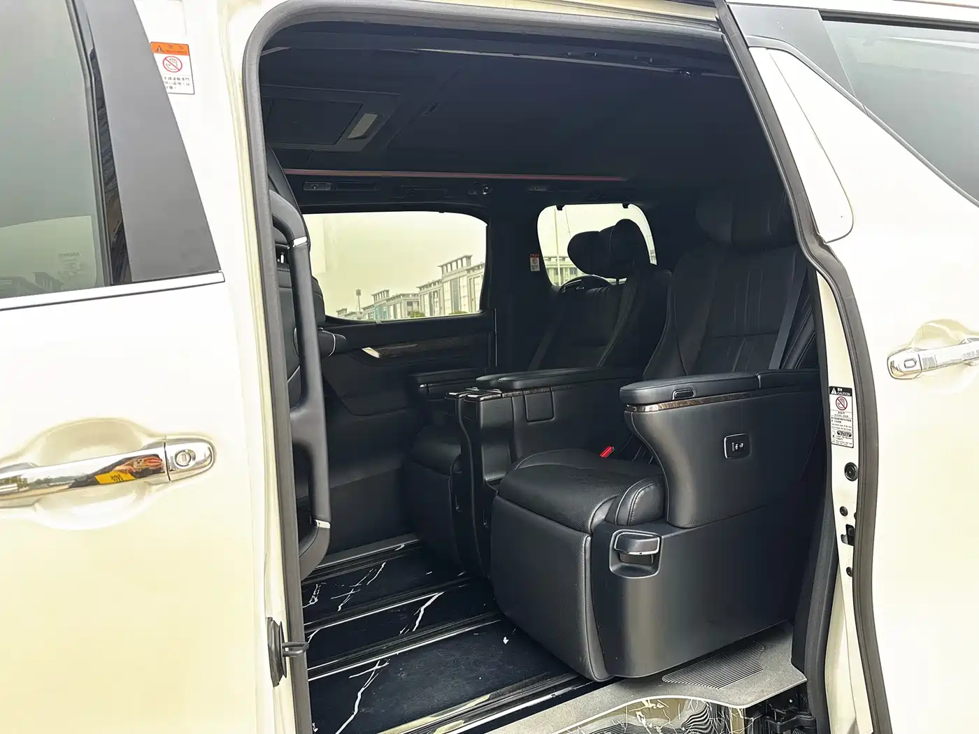 Toyota Alphard 2018 Facelift 3.5L Premium Edition фото 6