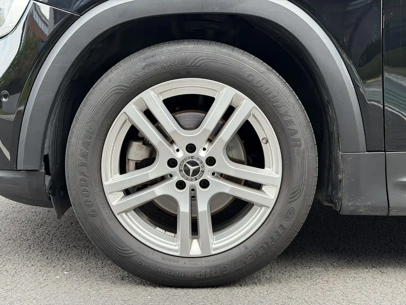 MERCEDES-BENZ GLB