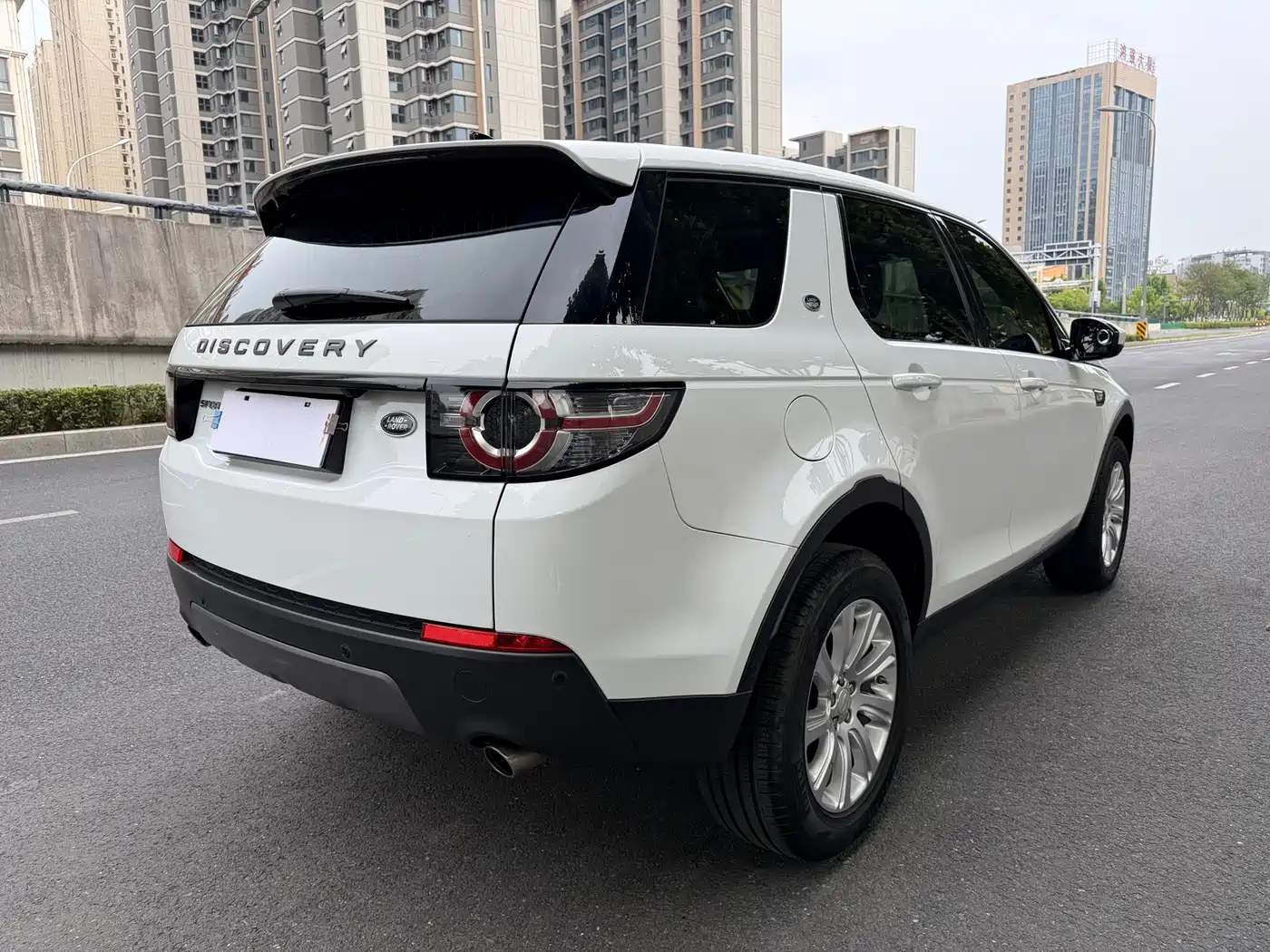 Land Rover Discovery Sport 2019 240PS SE Edition China V фото 4