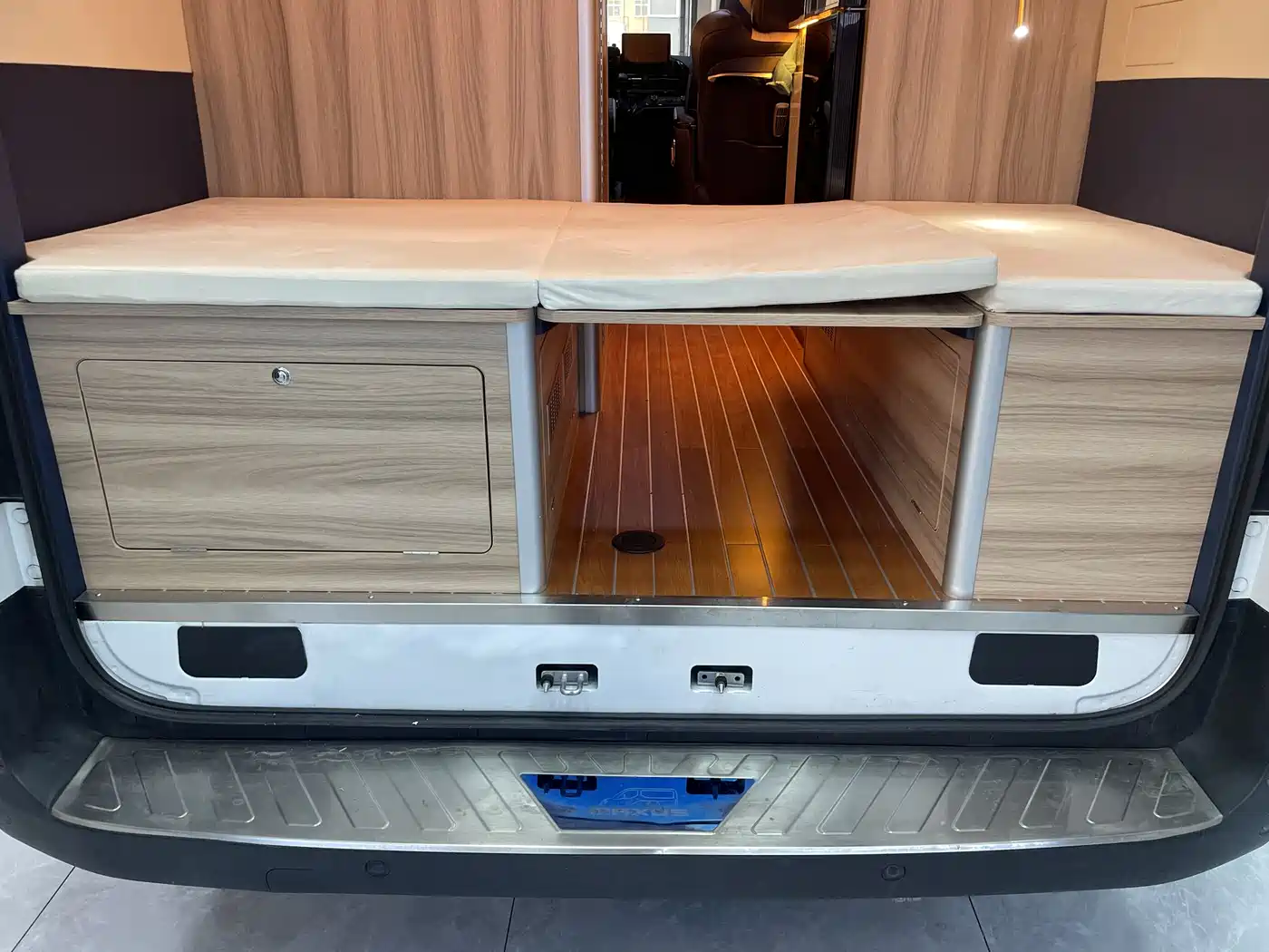 SAIC Maxus MAXUS V90 RV 2021 2.0T Travel Home V90 Self-Contained Class B RV Luxury Transverse Bed фото 32