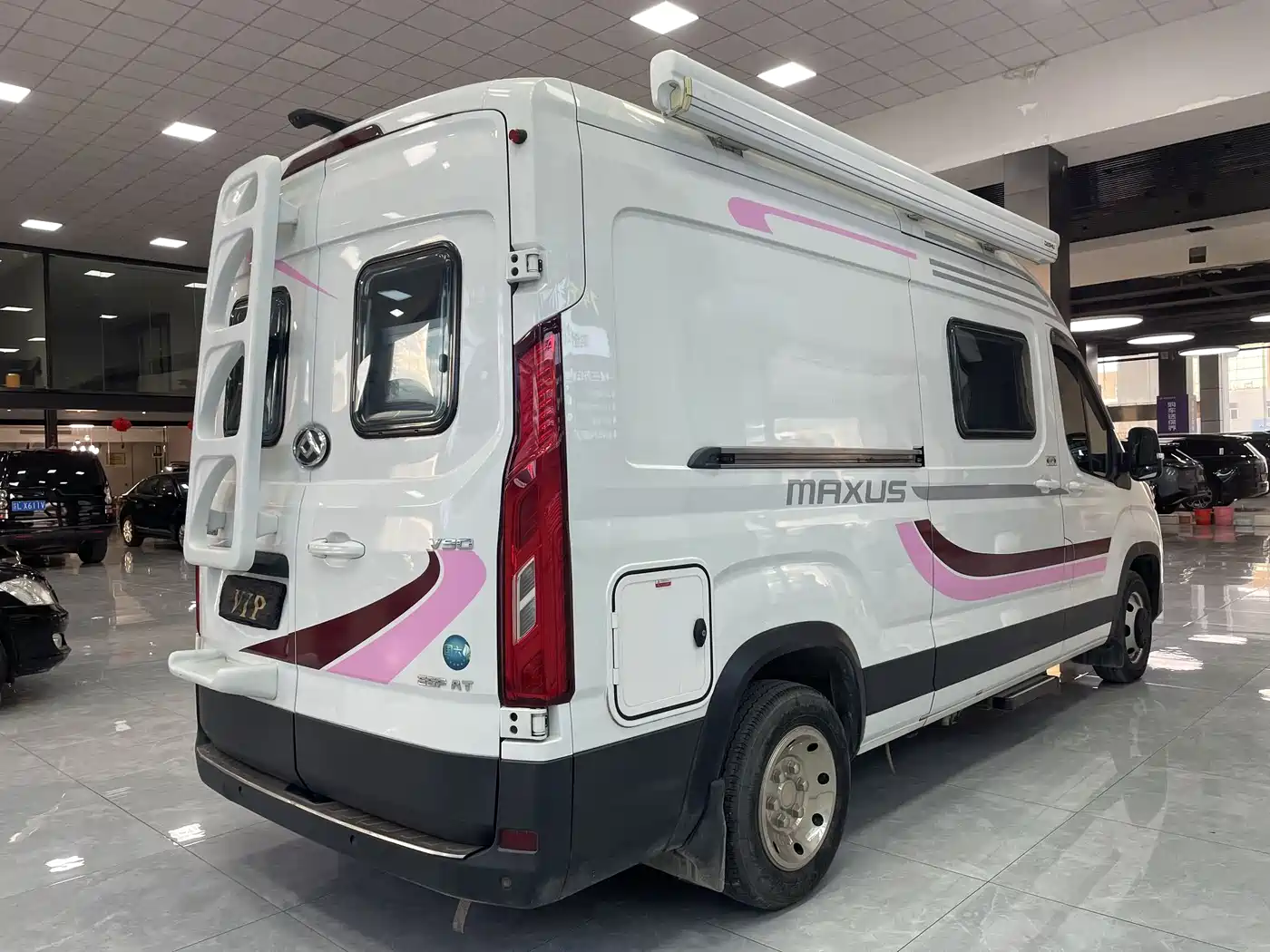SAIC Maxus MAXUS V90 RV 2021 2.0T Travel Home V90 Self-Contained Class B RV Luxury Transverse Bed фото 5