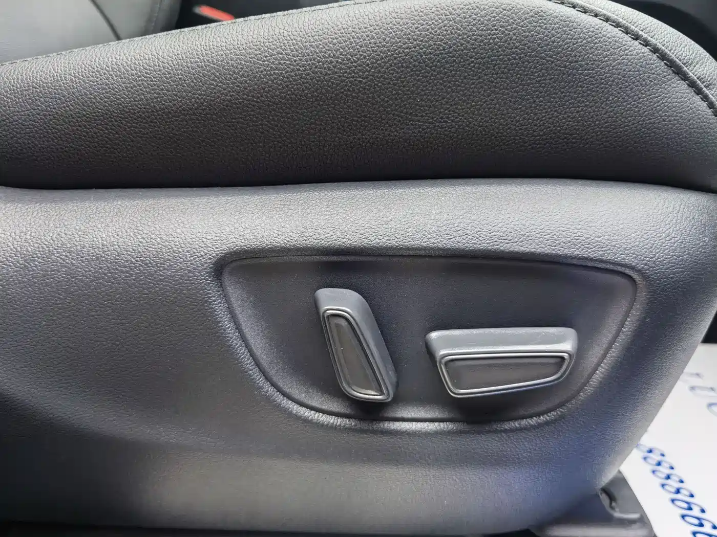 Toyota Sienna 2021 2.5L Hybrid Premium Edition фото 18