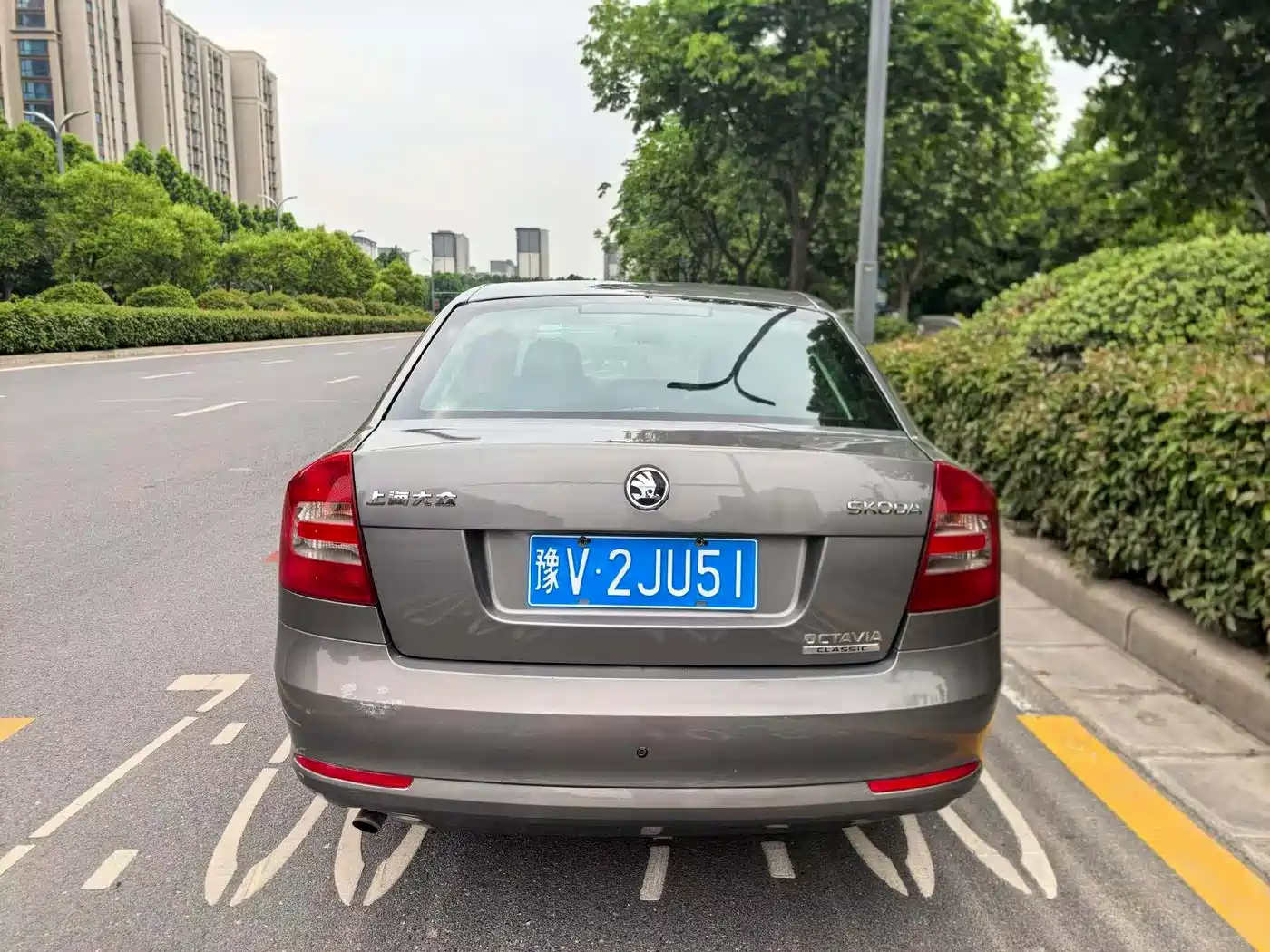 Škoda Octavia 2015 Classic 1.6L Automatic Leisure Edition фото 7