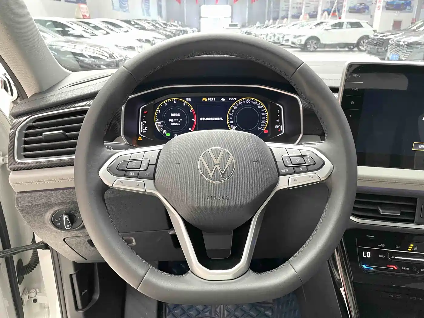 Volkswagen Tayron 2023 280TSI 2WD Luxury Plus Advanced Edition фото 8