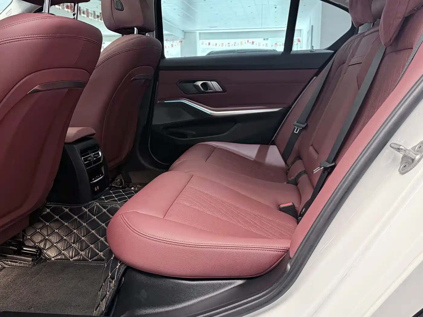 BMW 3 Series 2023 325Li M Sport Package фото 12