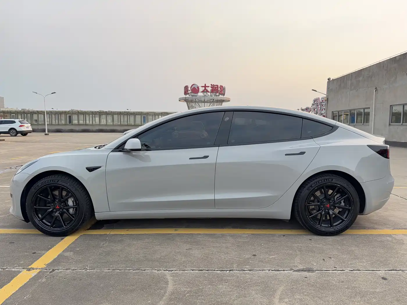 Tesla Model 3 (Import) 2019 2019 Standard Range RWD Upgraded Edition