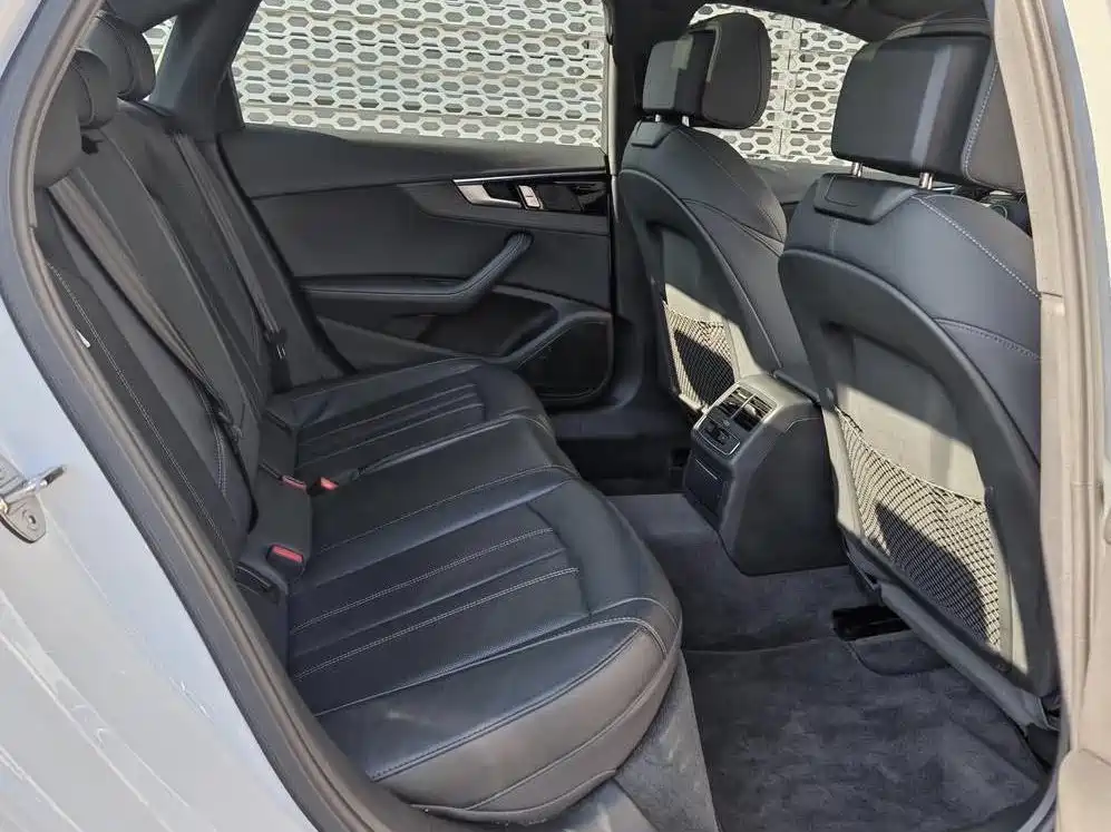 Audi A4L 2023 40 TFSI Luxury Sport фото 11