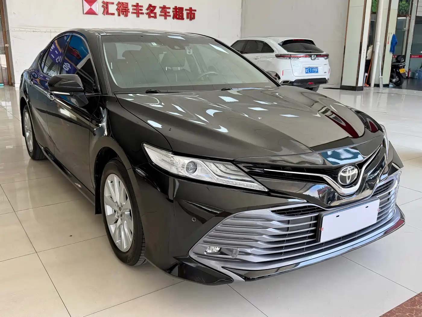 Toyota Camry 2021 2.0G Luxury Edition фото 3