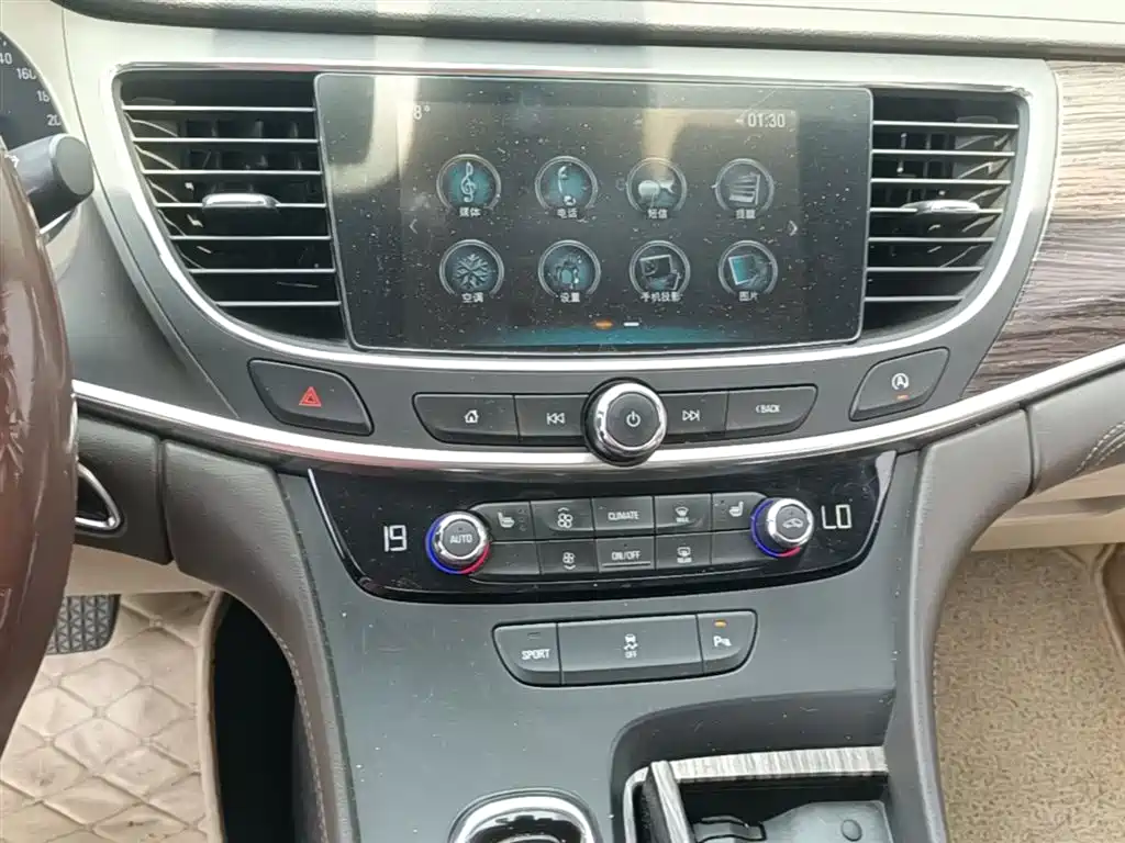 Buick LaCrosse 2016 Facelift 20T Leading фото 13