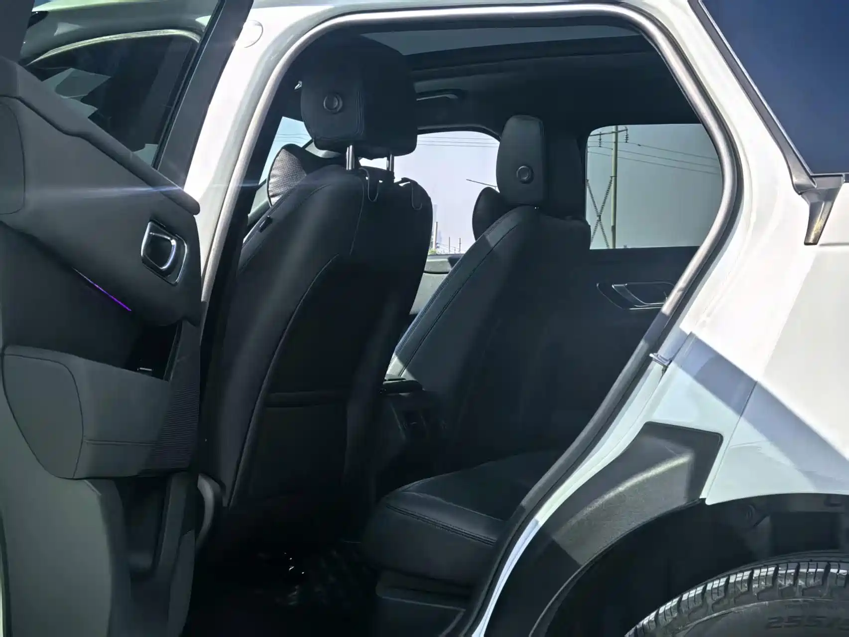 Photo 4 - Land Rover Range Rover Velar