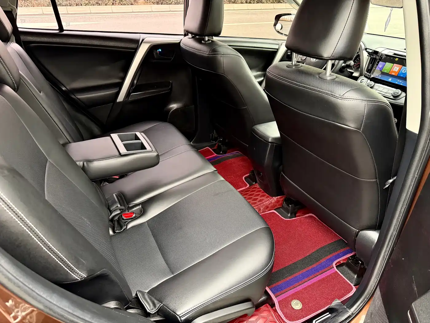 Toyota RAV4 Rongfang 2019 2.0L CVT 2WD Style X Limited Edition China VI фото 12