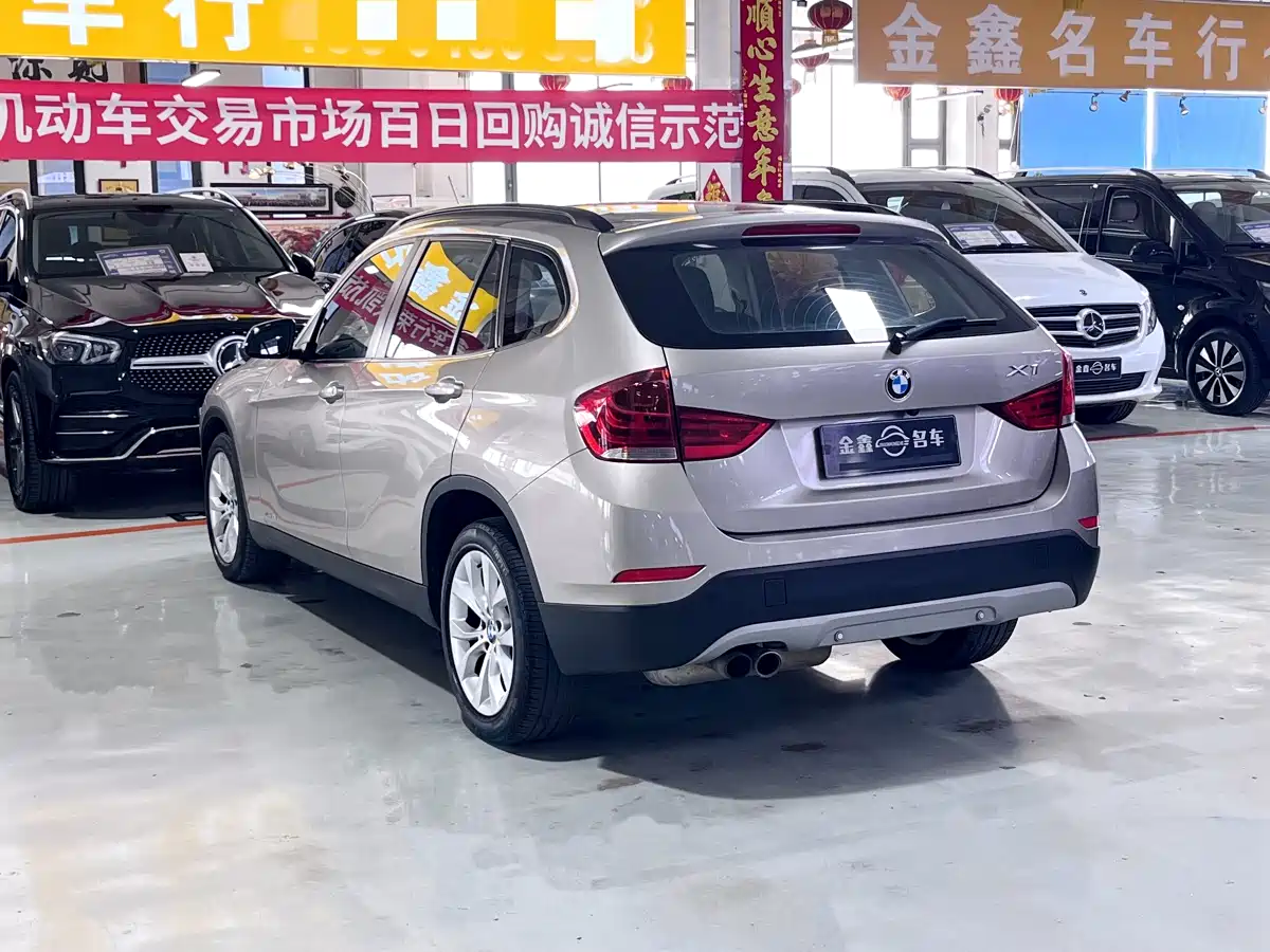 BMW X1 2014 sDrive18i Fashion Edition фото 5