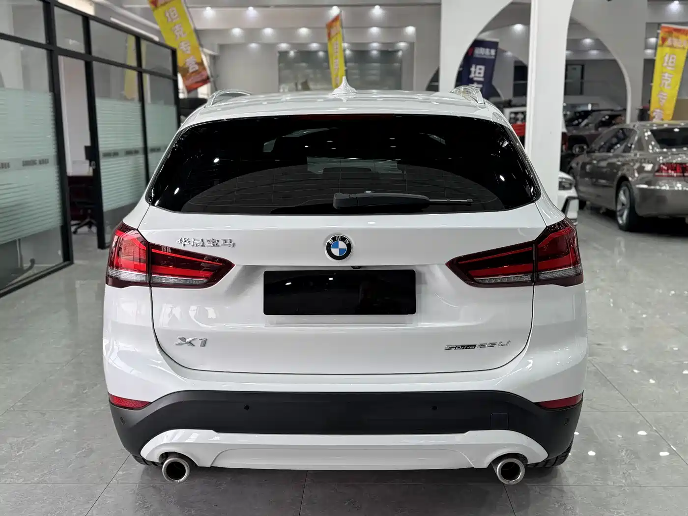 BMW X1 2022 sDrive25Li Leading фото 8