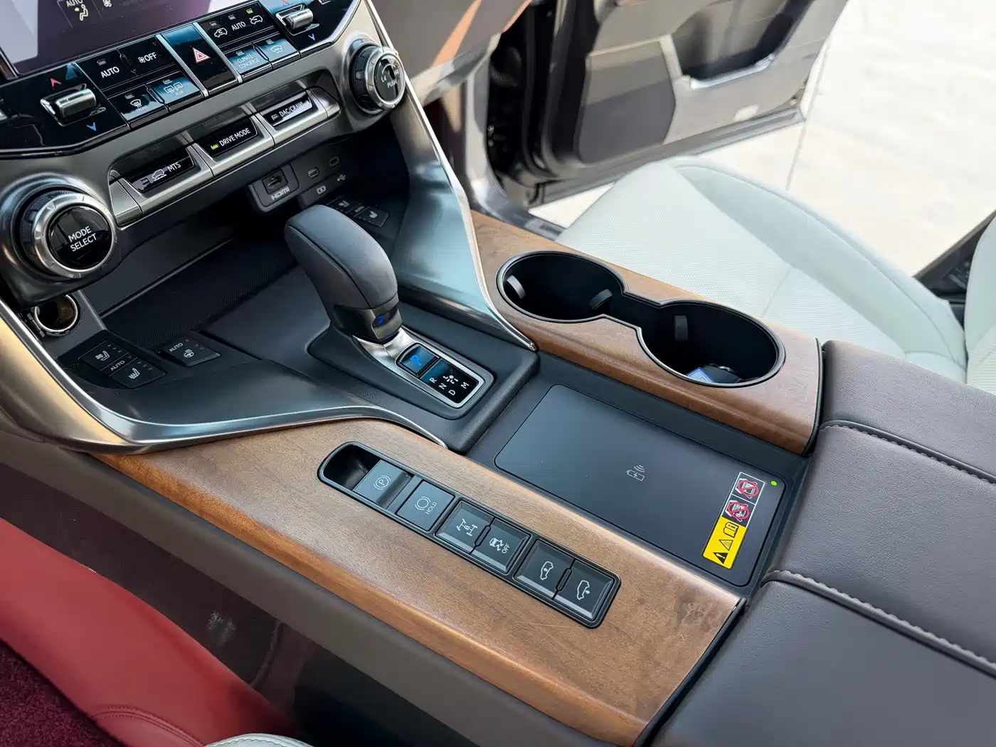 Lexus LX 2025 2025 700h Boundary Edition
