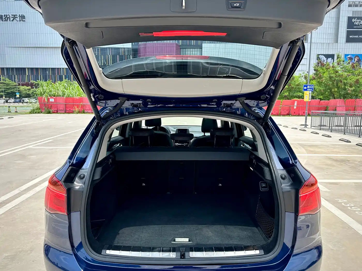 BMW X1 2018 sDrive18Li Premium Model фото 19