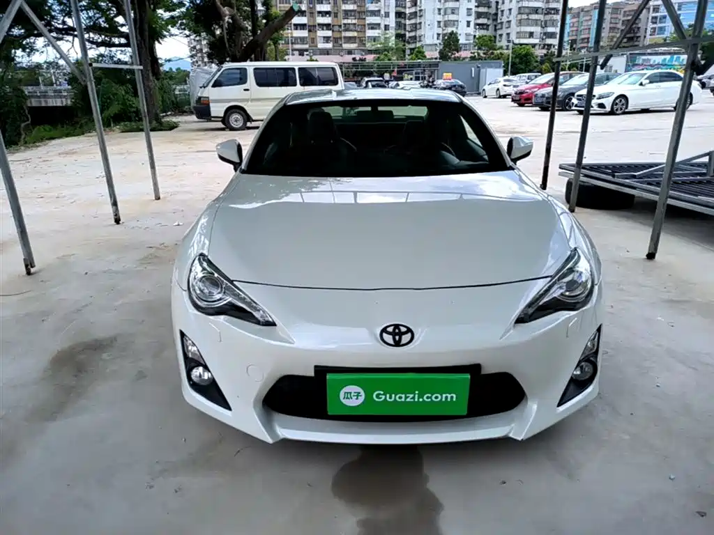 Toyota 86 2014 2.0L Automatic Luxury фото 3