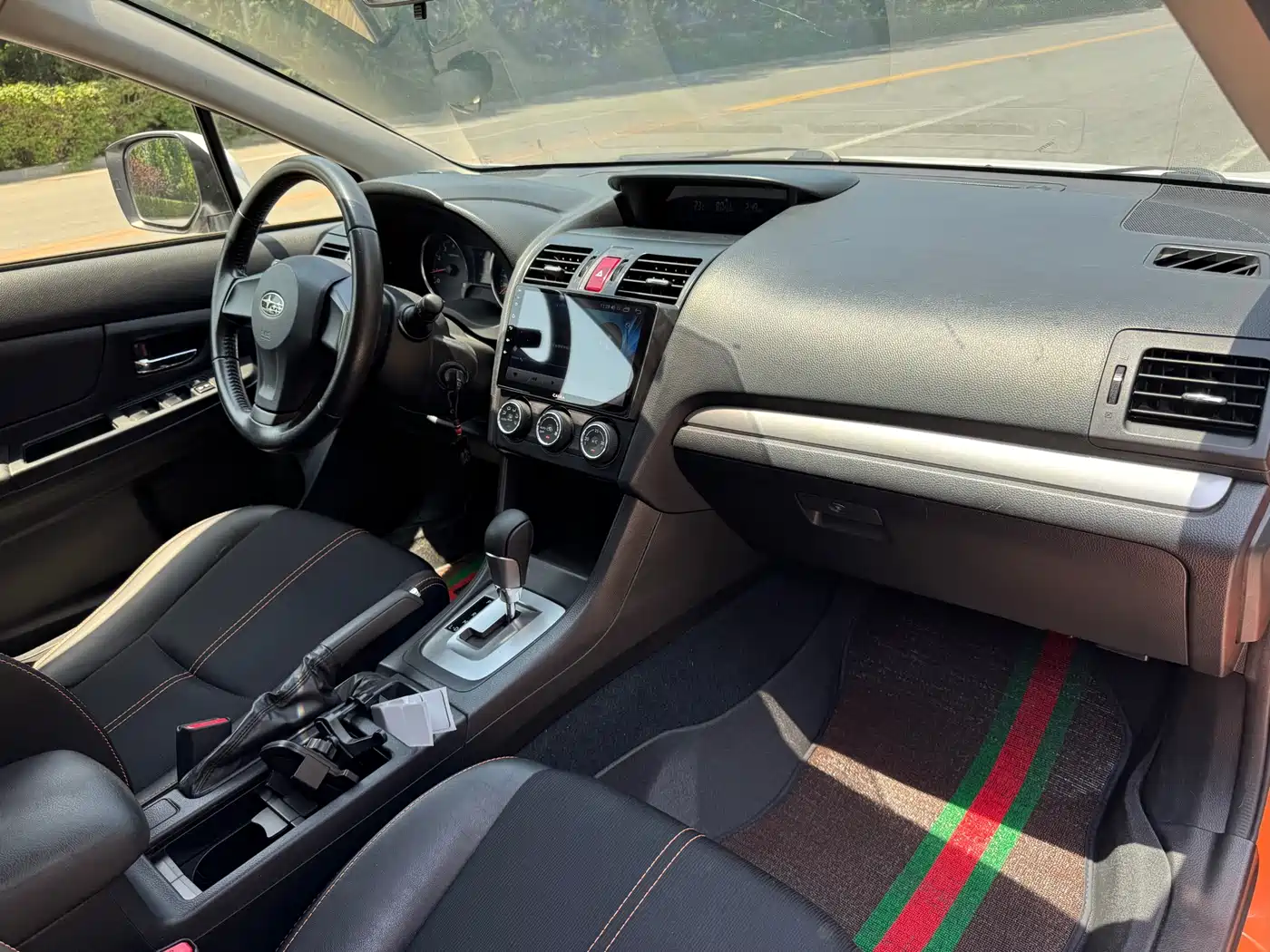Subaru XV 2012 2.0i Luxury Navigation Edition фото 12