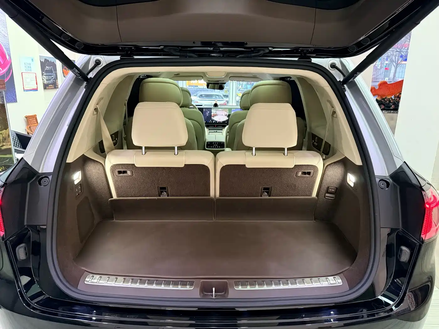 AITO Wenjie AITO M9 2024 Range Extender Ultra 52kWh 6-seater фото 21