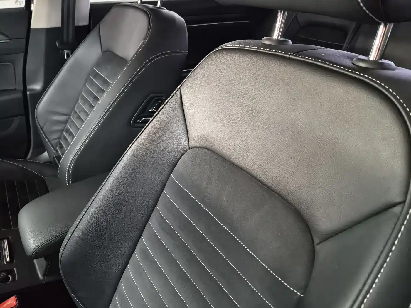 Volkswagen Magotan 2020 330TSI DSG Luxury фото 16