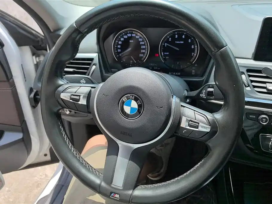 BMW 1 Series 2019 118i M Sport Package фото 15
