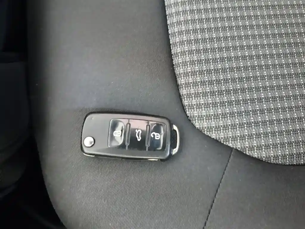 VOLKSWAGEN SANTANA