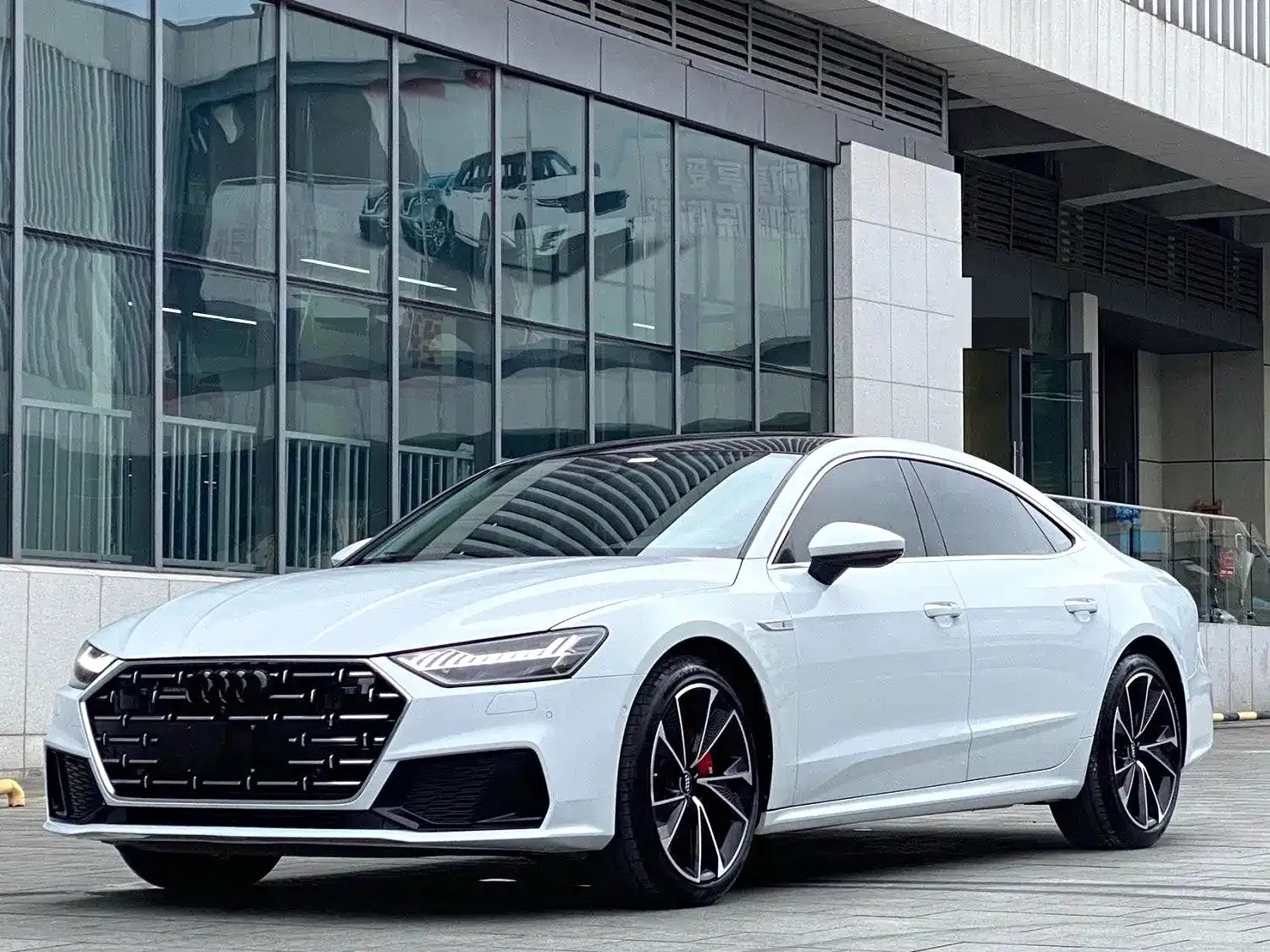 Photo 1 - Audi A7L