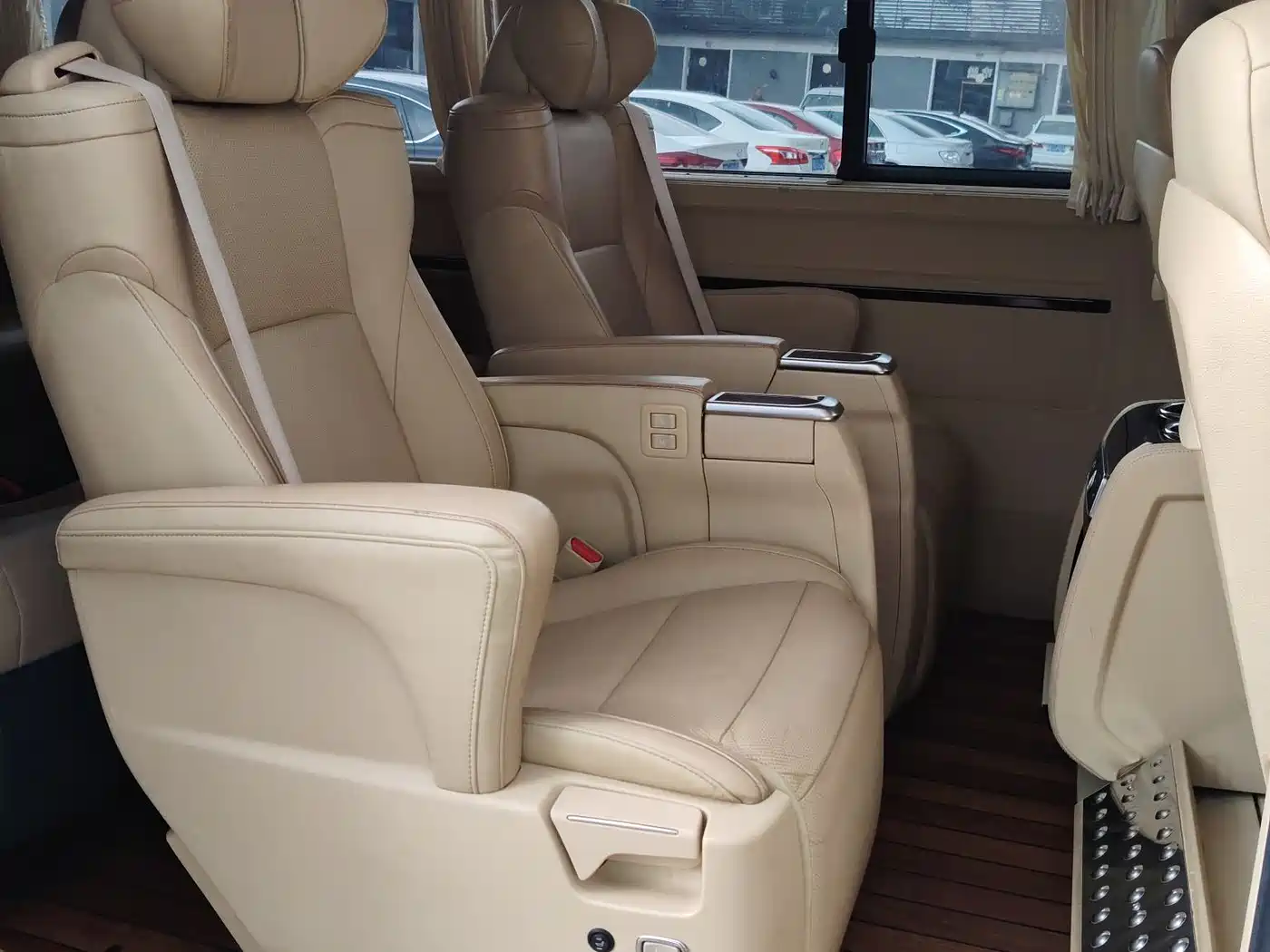 Volkswagen Caravelle 2016 2.0TSI AWD Comfort 9-Seater фото 5