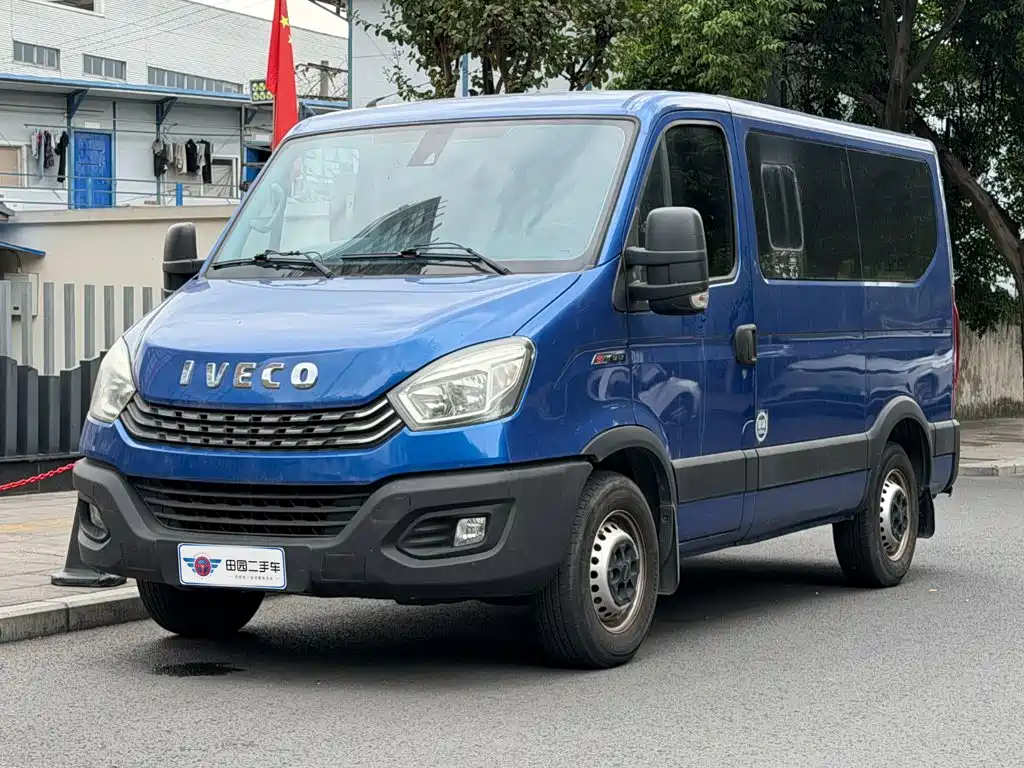 Iveco Daily 2021 2021 3.0T Automatic Yunrui Short Wheelbase Low Roof Manual Door F1C
