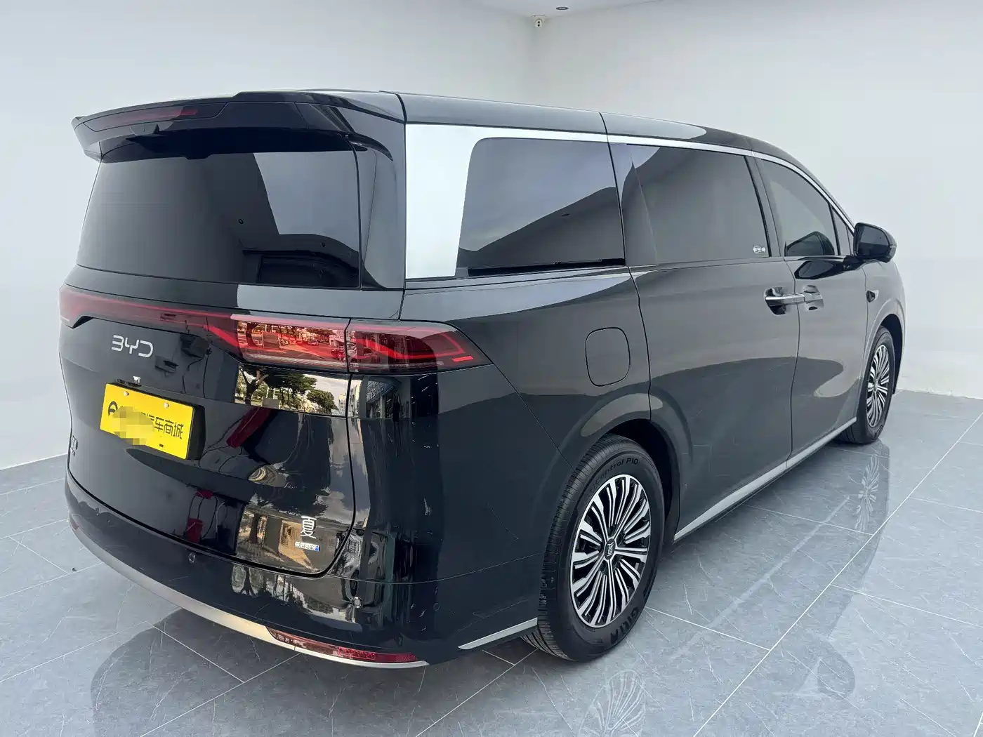 BYD Xia 2025 DM-i 1.5T 100km Surpass Edition фото 4