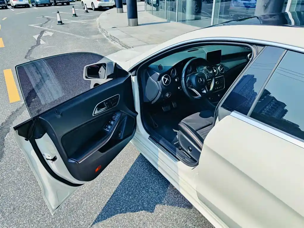 Mercedes-Benz CLA (Import) 2015 CLA 220 4MATIC фото 13
