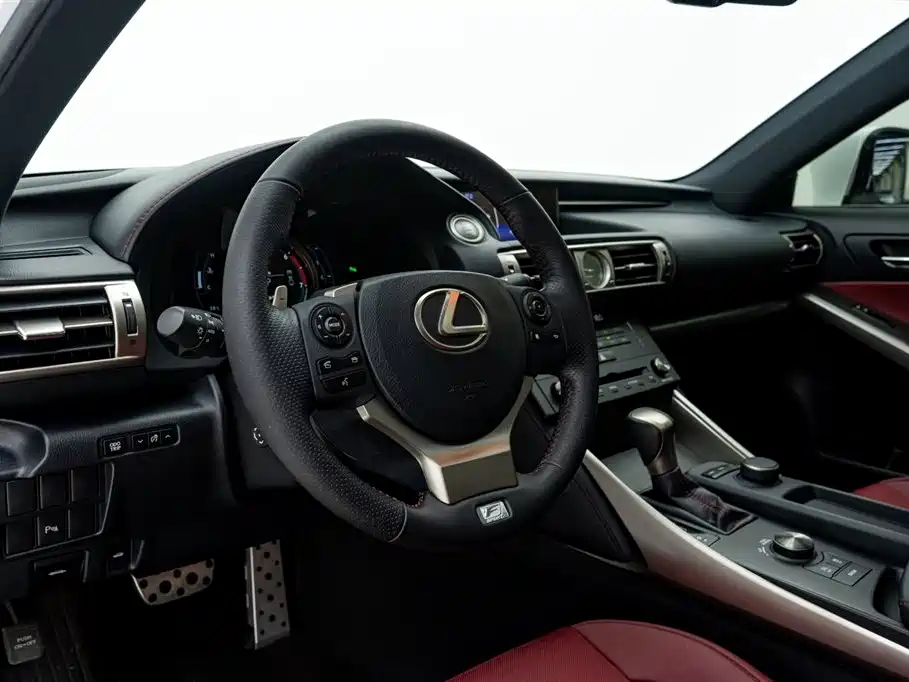 Lexus IS 2015 200t F SPORT фото 17