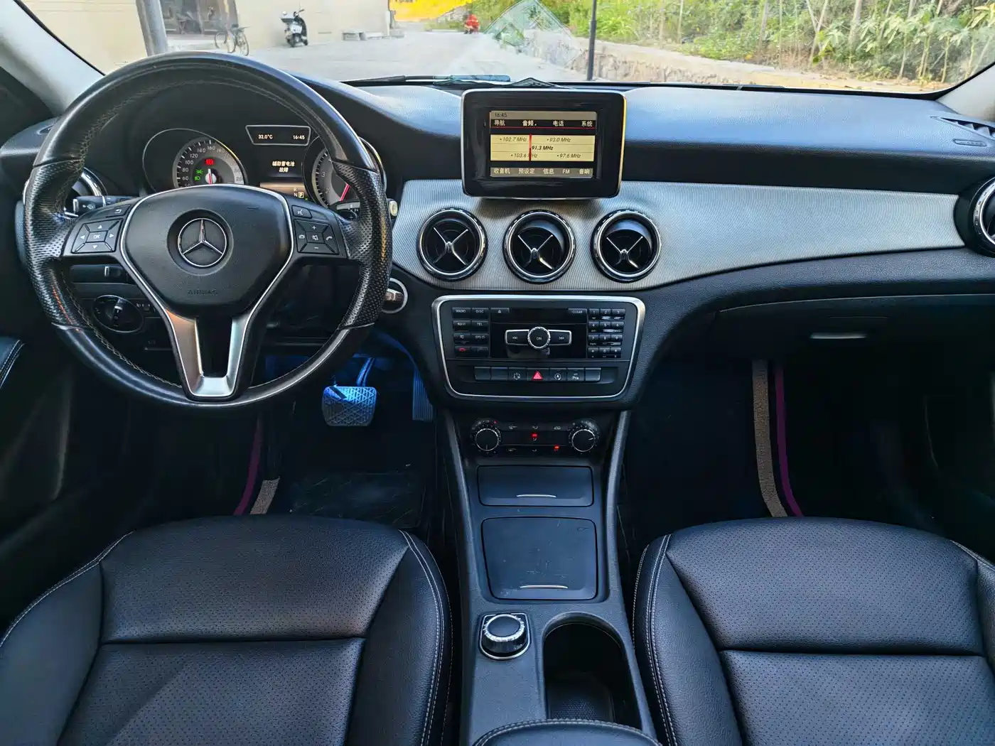Mercedes-Benz GLA 2015 GLA 200 Dynamic фото 7