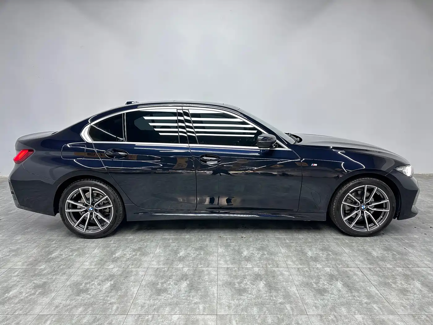 BMW 3 Series 2025 325i M Sport Package фото 9