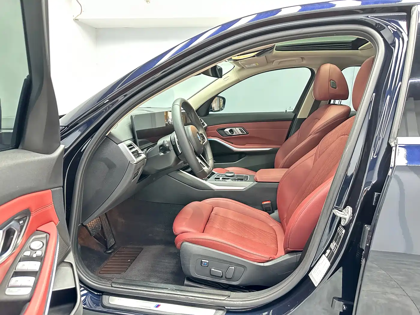BMW 3 Series 2025 325i M Sport Package фото 15